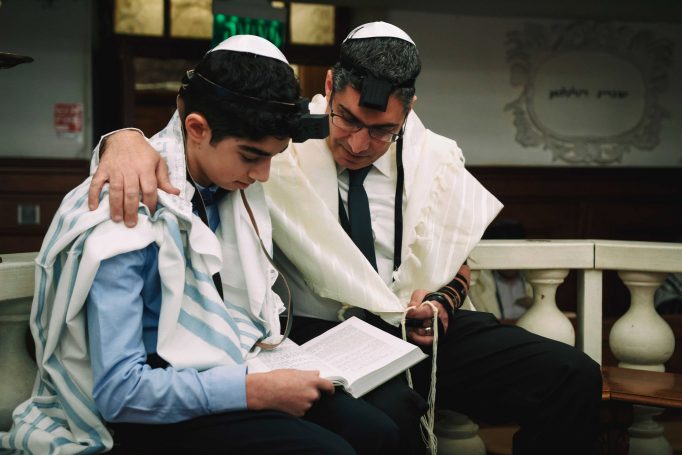 Bar mitzva synagogue italian jerusalem 5be557f124 682x455