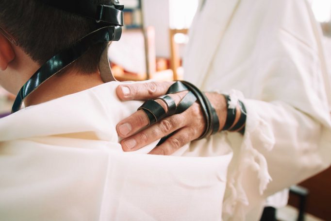 Bar mizvah synagogue kryat ono b9c6450659 682x455