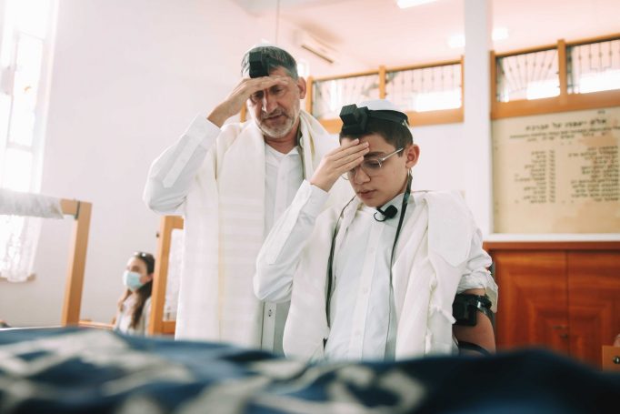 Bar mizvah synagogue kryat ono b9c6bf9563 682x455