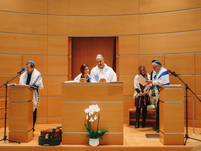 Darchei noam 5a16eb779c 682x512