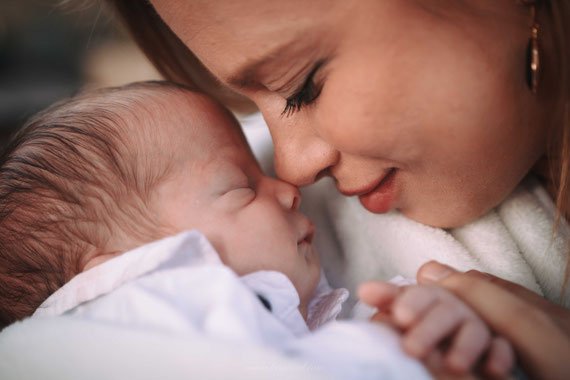 האם והתינוק | צילום ברית בפורט 15