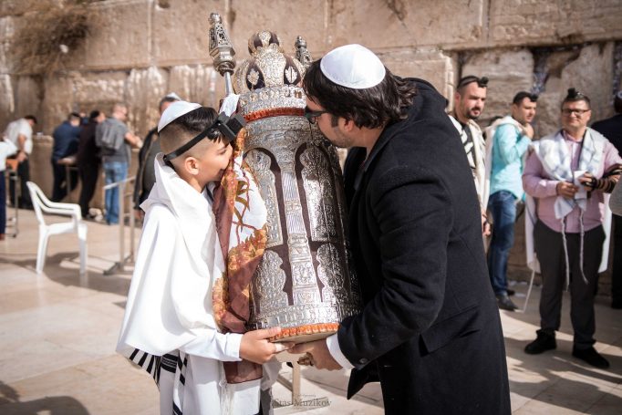 Bar mizvah naorai western wall d93739ad1c 682x455