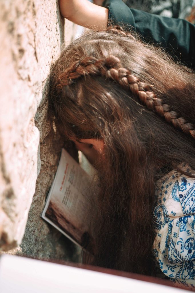 Bat mizvah in western wall 7b8424ef5e 682x1023