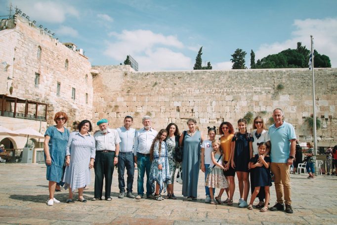 Bat mizvah in western wall 91b15685d1 682x455