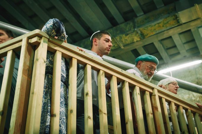 Bat mizvah in western wall bfa8843754 682x455