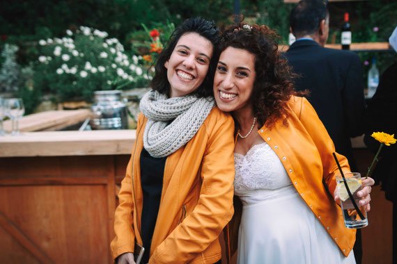 הכלה והחברה וכמובן החרצית