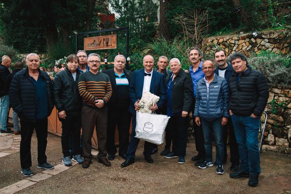 האורחים ממשיכים להגיע