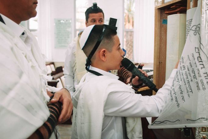 Aliyah to the torah in a synagogue in ashkelon 56b6ded92a 682x455