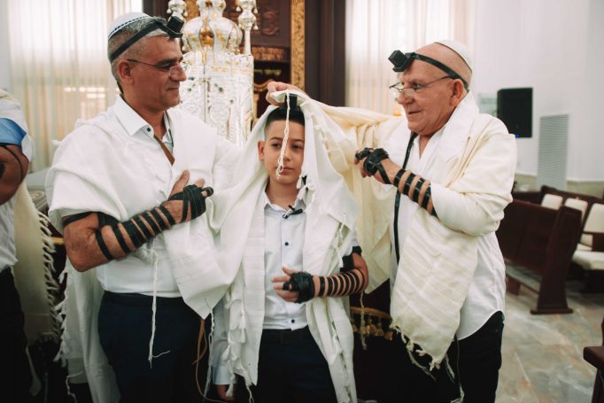 Aliyah to the torah in a synagogue in ashkelon a2a1ab3b91 682x455