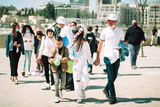 Bat mitzvah western wall grandfather guide 012e90da6e 682x455