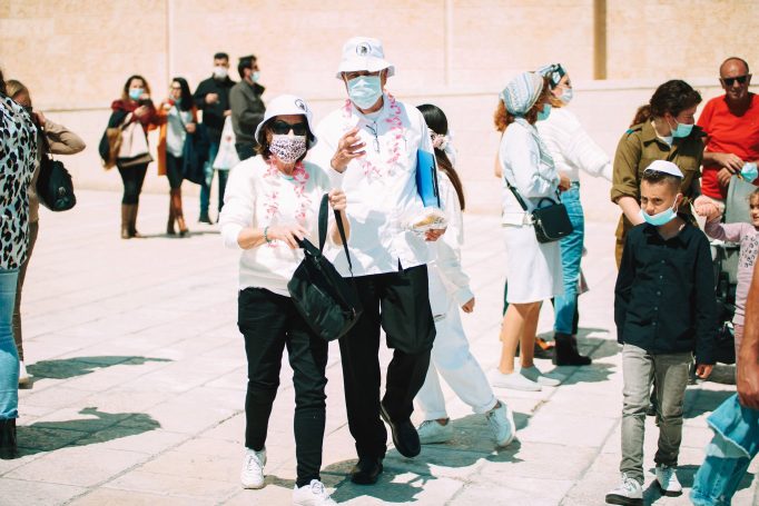 Bat mitzvah western wall grandfather guide 35619d455c 682x455