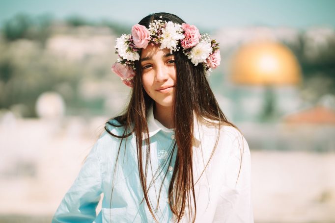 Bat mitzvah western wall grandfather guide 528a4c4863 682x455