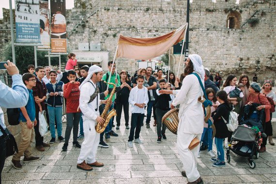 תהלוכת מתופפים בכותל | צילום בר מצווה בכותל כולל הפקה