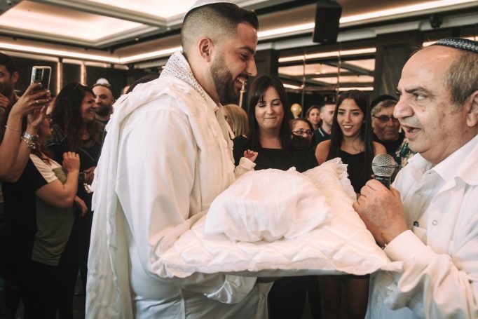 A story of brit milah photography in oriana or yehuda 3c6b62bed8 682x455