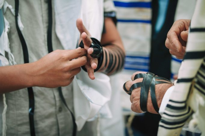 Bar mitzvah in kfar saba sister story 1340634d0a 682x455