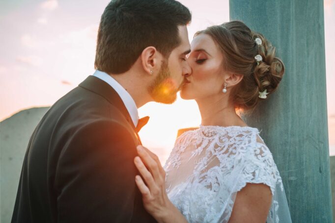 Choosing a wedding photographer the experience of couples feb9cb1239 682x455