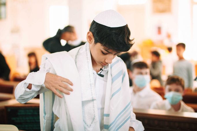 Exciting bar mitzvah with a personal story 0a72db55d9 682x455