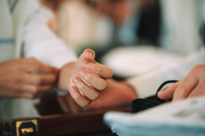 Exciting bar mitzvah with a personal story 2701df7182 682x455