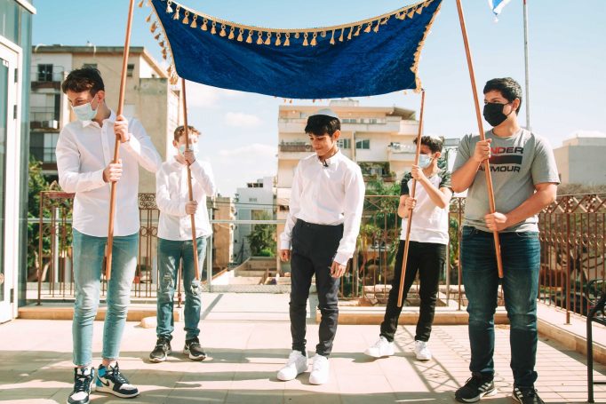 Exciting bar mitzvah with a personal story 342dd7bc81 682x455