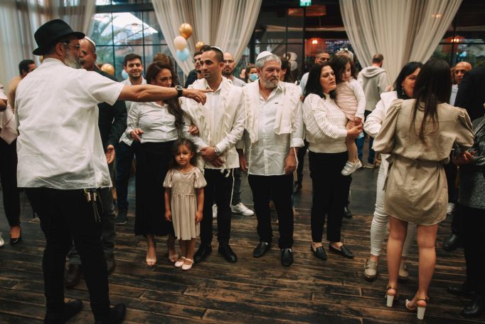 Photographing a circumcision in or yehuda 95d459a691 682x455