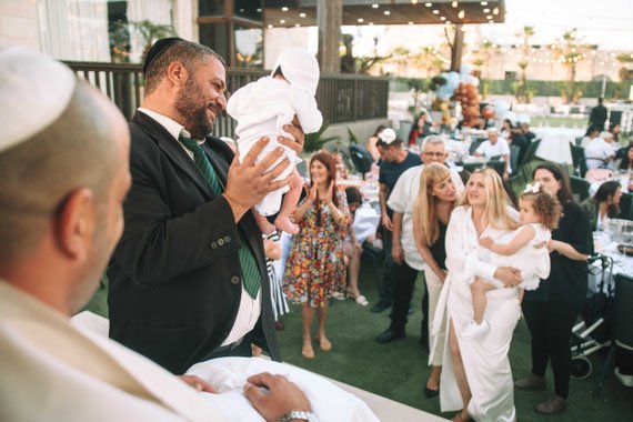 התינוק בדרך לאמא | צלם לברית בבל מר אשדוד