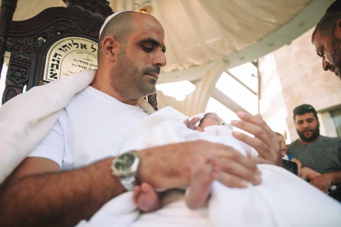 Photography brit milah in bell mer ashdod b072322bf6 682x455