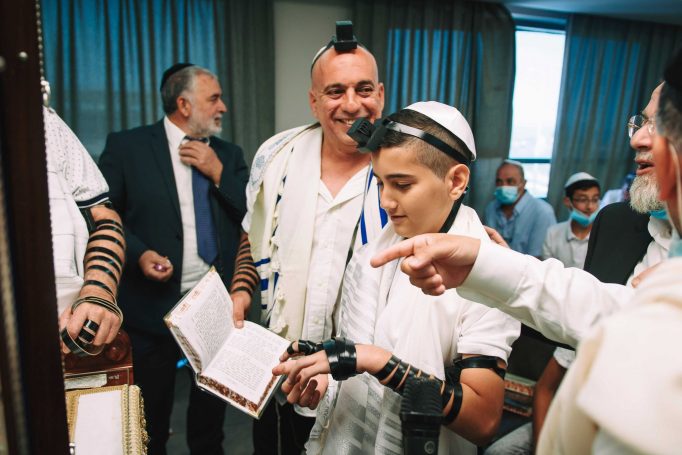 Mothers story bar mitzvah photo leonardo hotel ashdod 9c4436a7c1 682x455