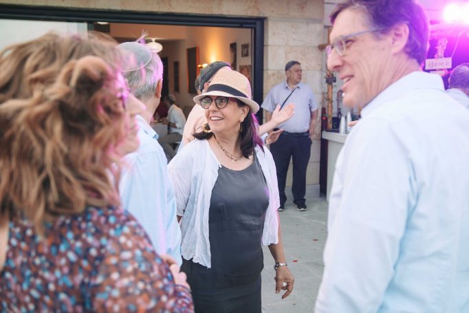 Wedding photography in private house in jerusalem 00a7cf457b 682x455