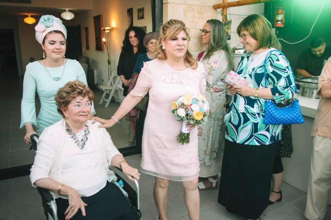 Wedding photography in private house in jerusalem 14c05ee539 682x455