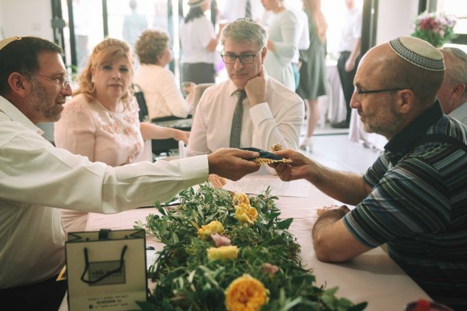 Wedding photography in private house in jerusalem 28ea022446 682x455