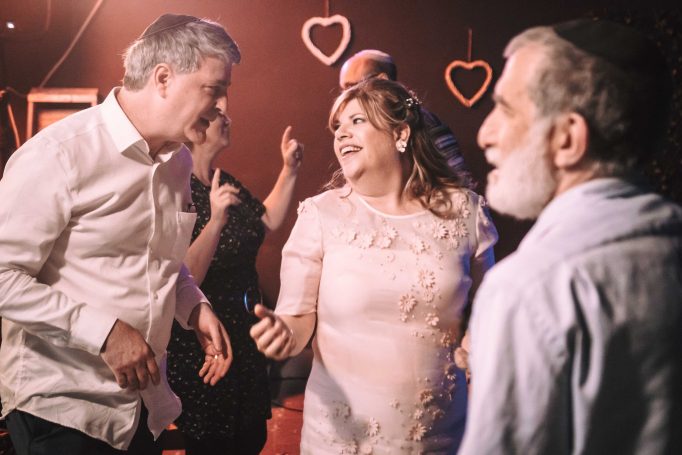 Wedding photography in private house in jerusalem 908b88be3e 682x455