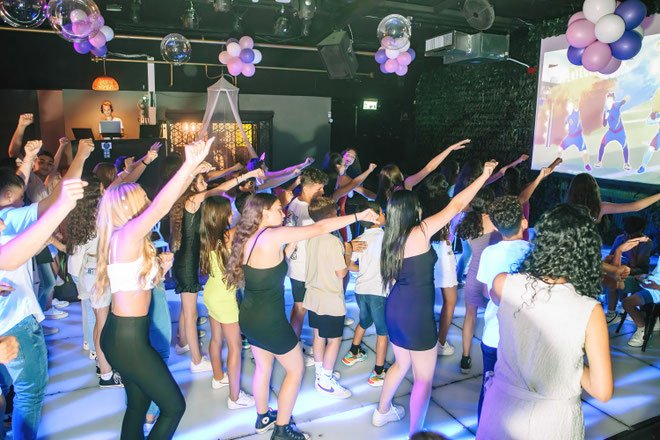 צילום מגנטים לבת מצווש במועדון