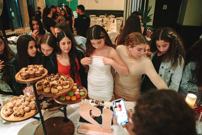 Hazalbanim place for bat mitzvah 29cc556667 682x455