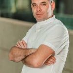 סטאס מוזיקוב - מייסד