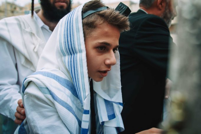 בר מצווה בכותל - קריאה בתורה