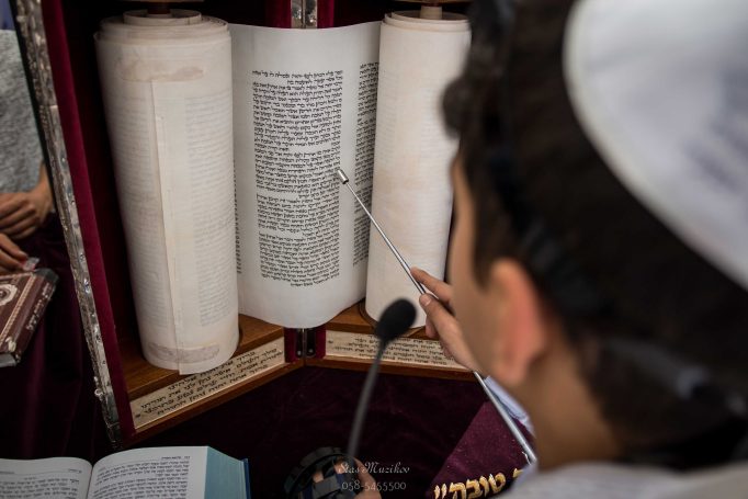 ‏ברגע שכל אמא ואבא מחכים לו: גיל 13 וכמובן הצלם וידאו סטאס מוזיקוב