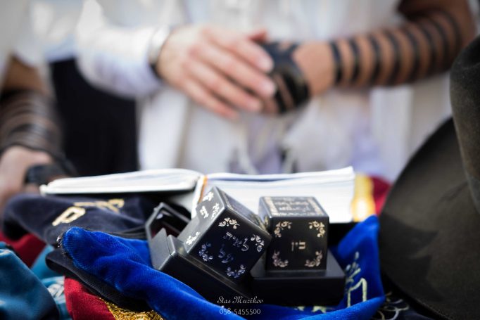 ‏לפני הקריאה בתורה - צילומי בר מצווה