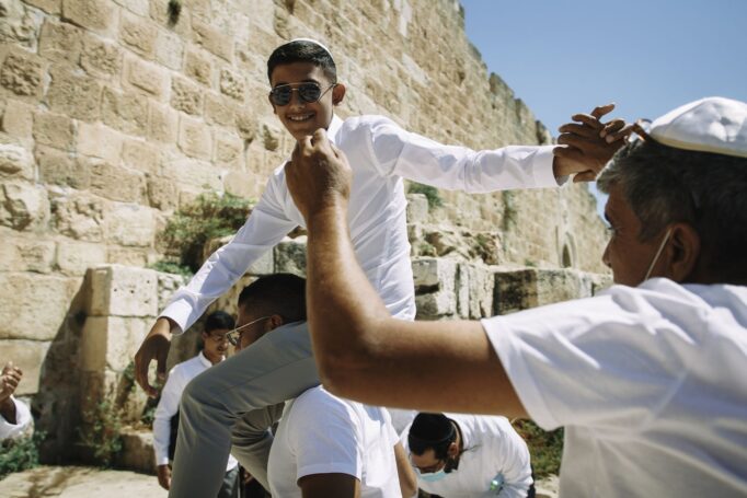 עוד רגע עולה לתורה  - כותל